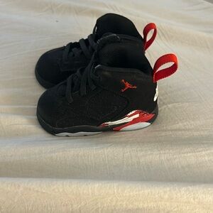 Size 4 toddler jump man Jordan’s
